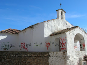 Ermita de San Antonio llena de pintadas. Foto: Pozoblanco News